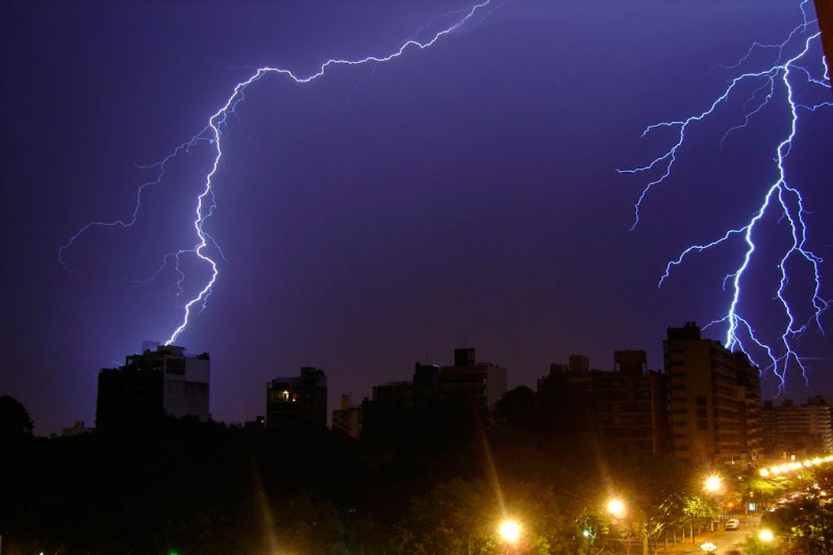 Sigue el alerta por tormentas fuertes en Rosario y la región