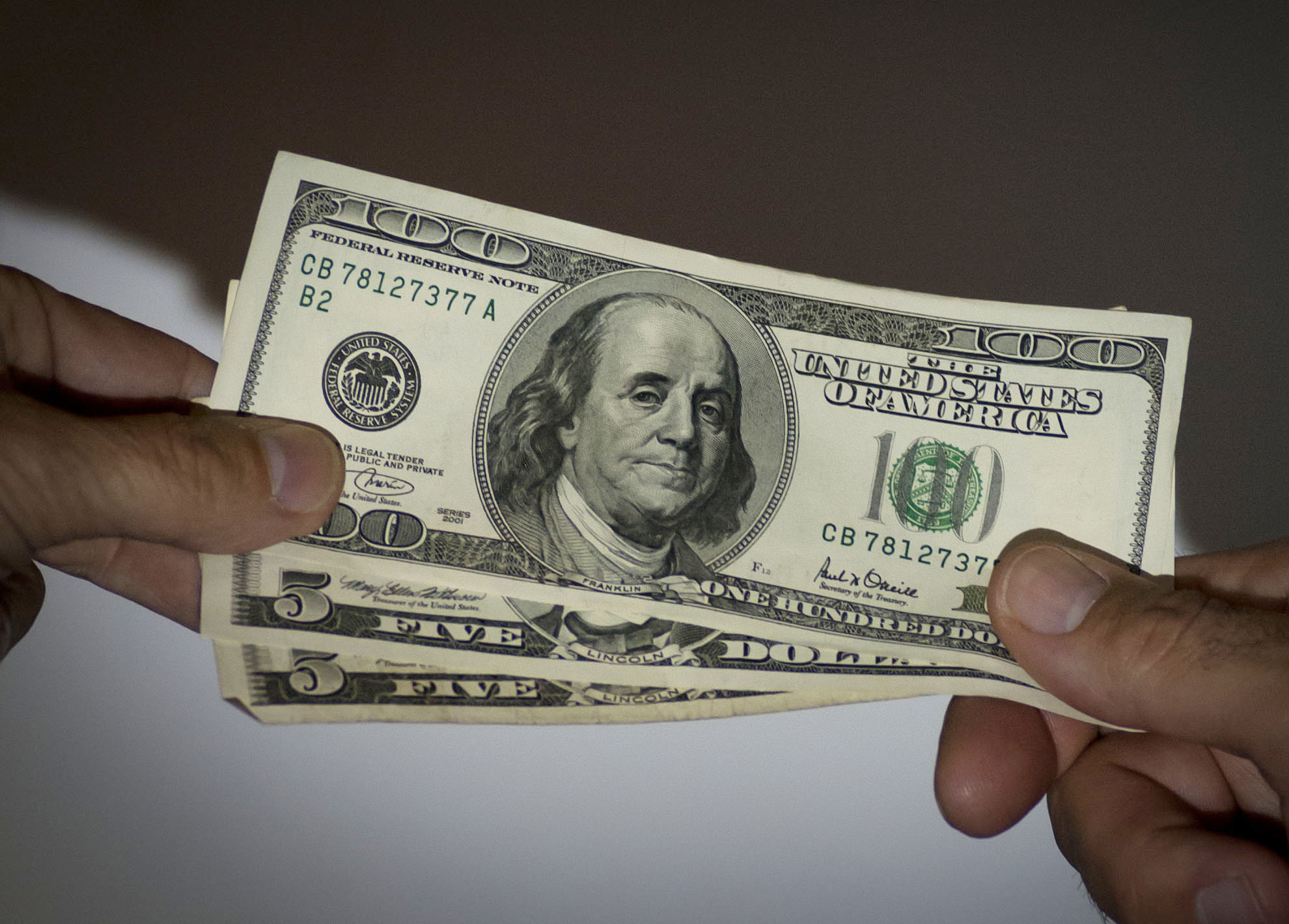 Hoy se vendieron más de 116 millones de dólares ahorro