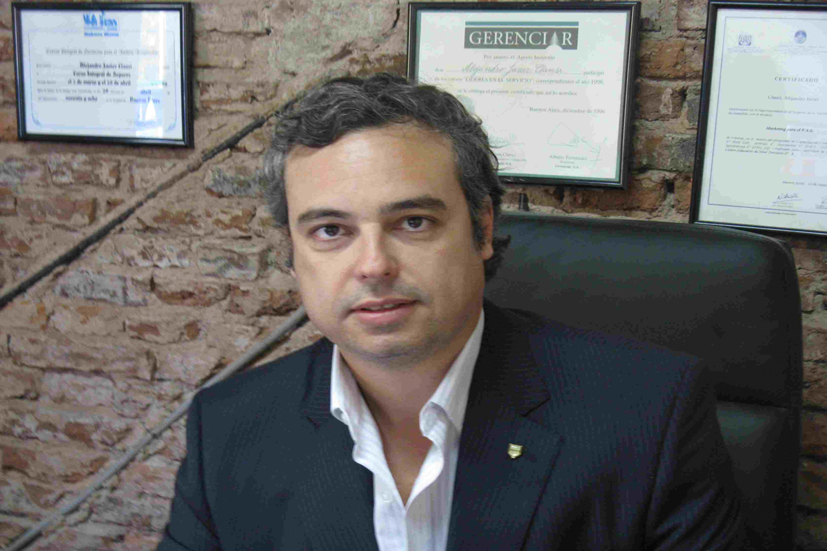 «Hay que modernizar a la AFA y controlar a los clubes»