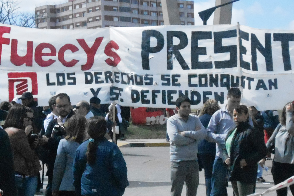 Uruguay: empleados ocupan supermercados y denuncian acoso y represión