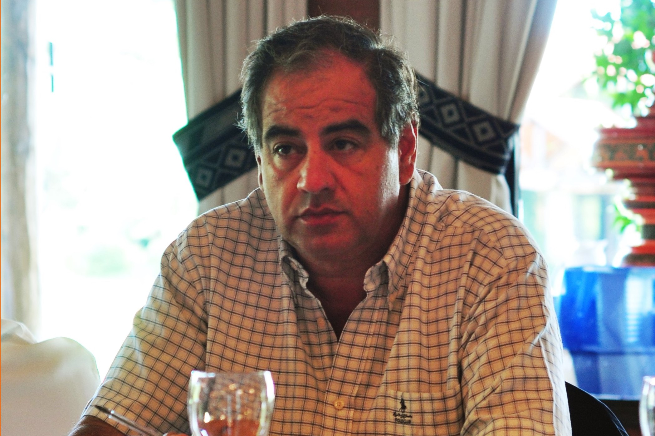 La UCR pide el retiro de Milani