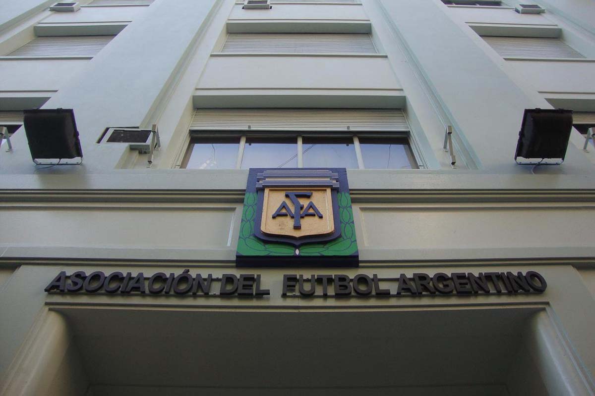 Se terminarán los mandatos indefinidos en la AFA