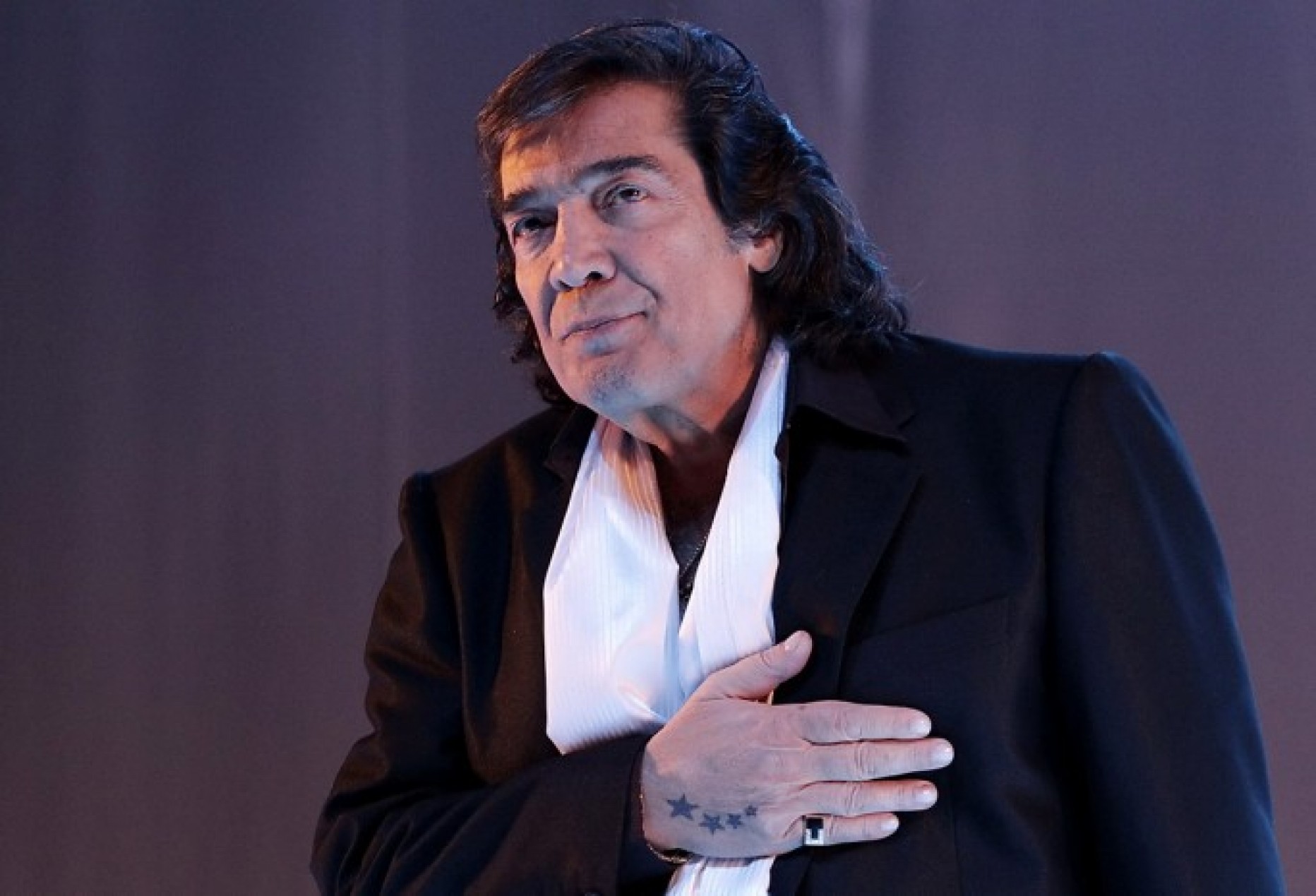 Cacho Castaña está lúcido y será trasladado para seguir su recuperación