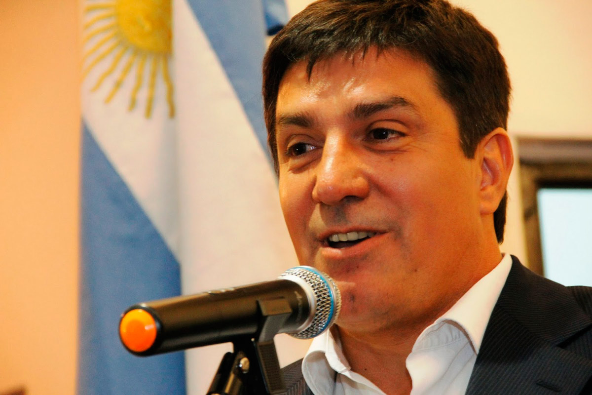 Chamot presentó su proyecto y gustó; Coudet gana terreno