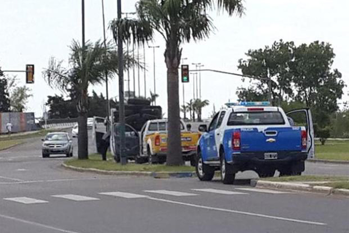 Roban y atacan a balazos a un empleado de una firma de neumáticos