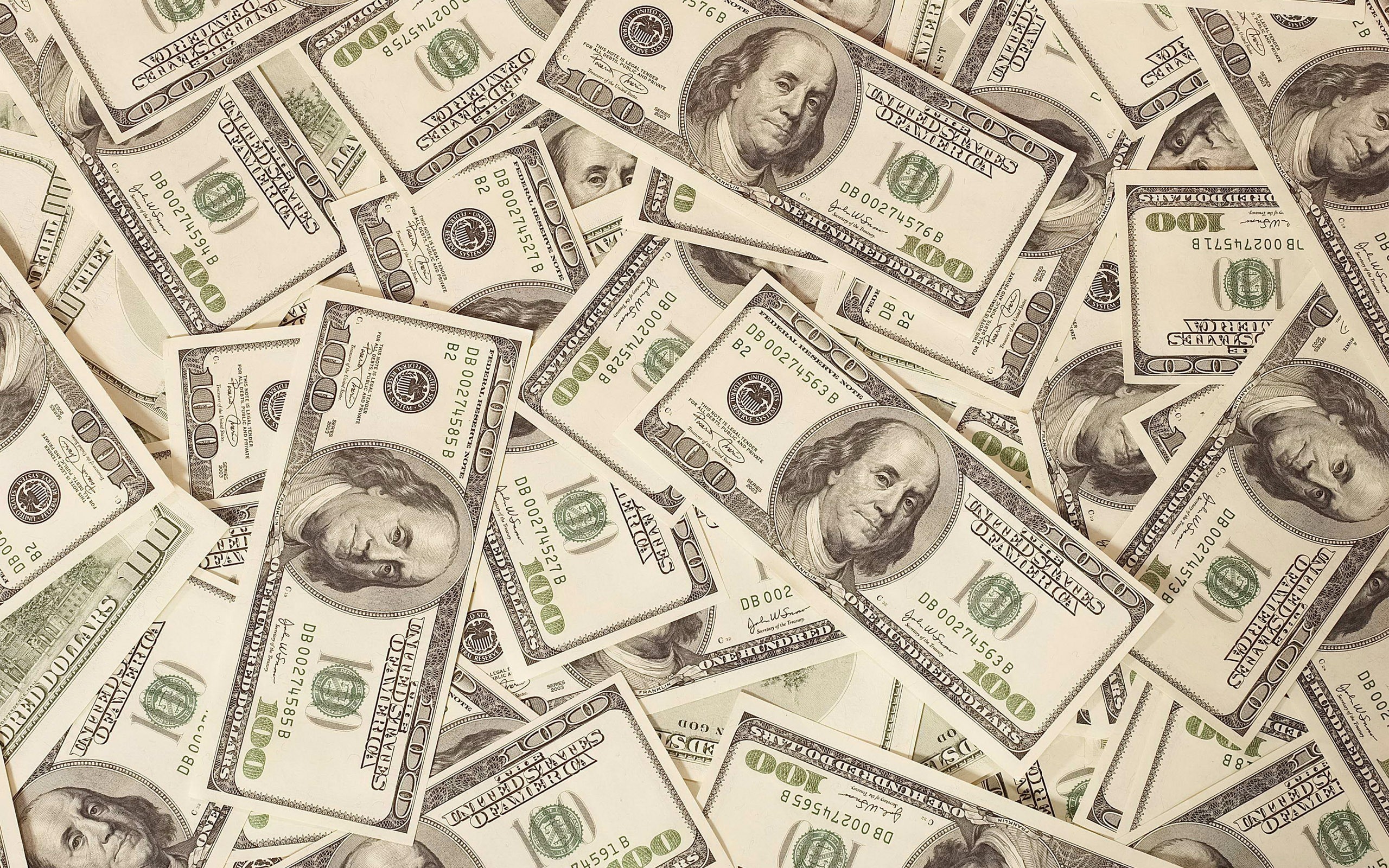 El dólar salta 33 centavos y cierra 13,84 pesos vendedor