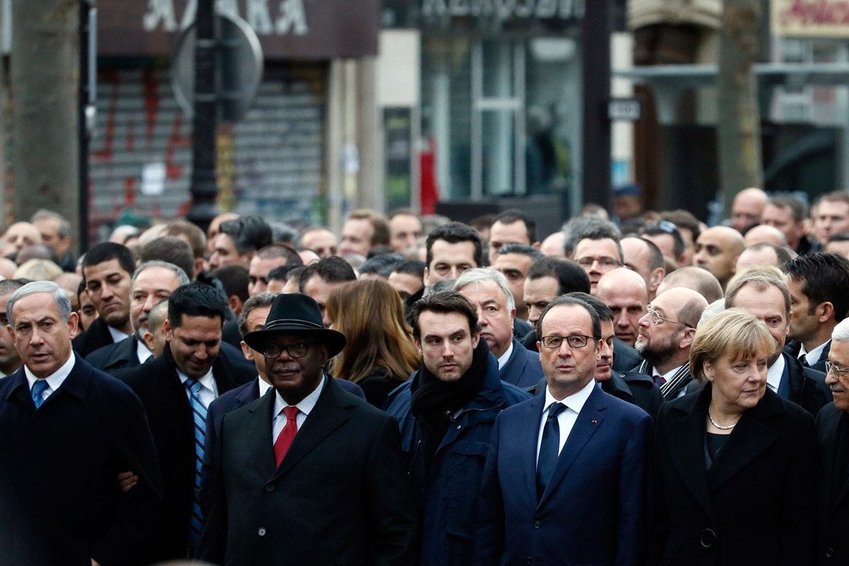Una marcha histórica y multitudinaria en París