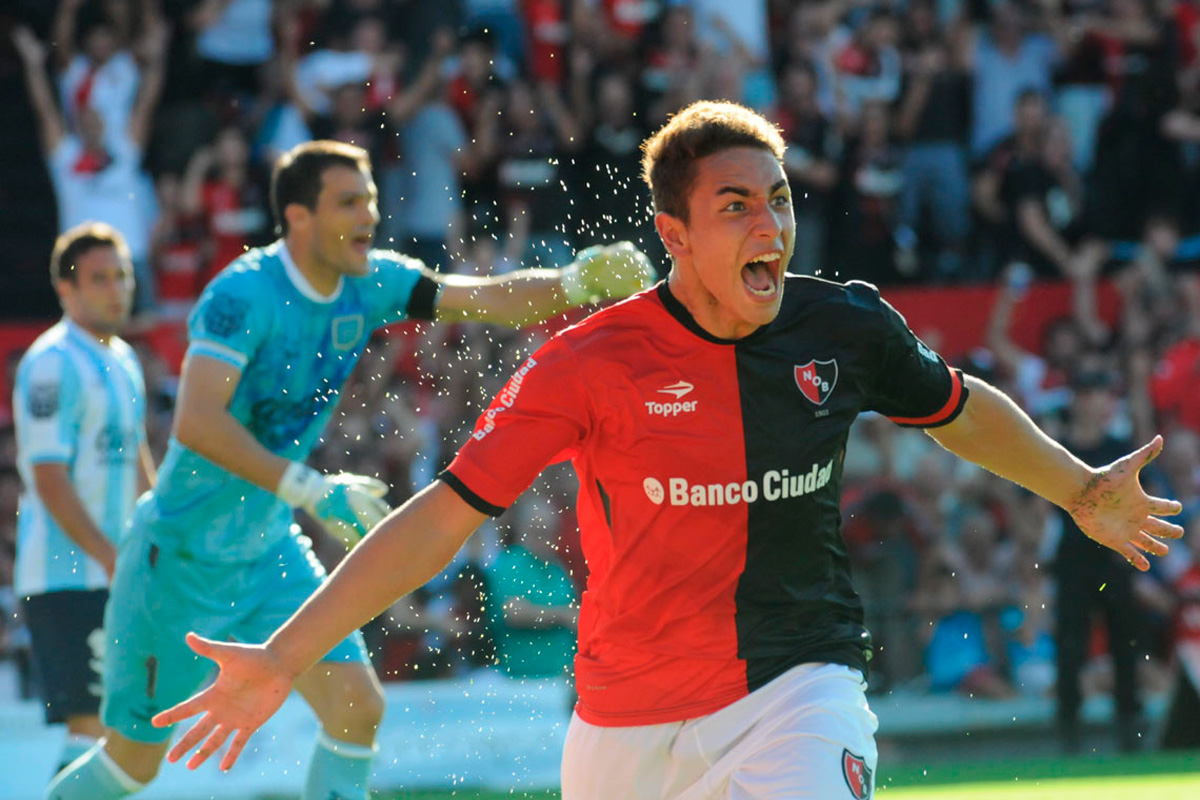 En Newell’s buscan definir la llegada de refuerzos