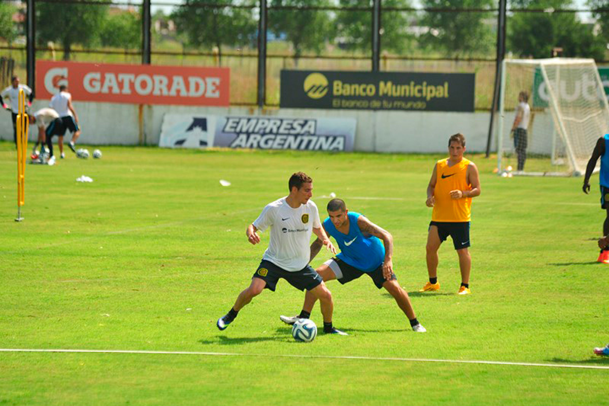 Central: trabajos con pelota en el segundo día de pretemporada
