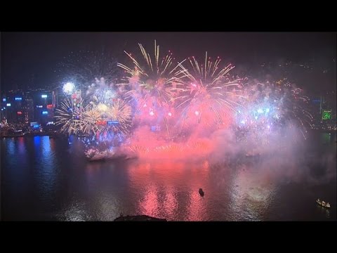 Imponente recibimiento del 2015 en Hong Kong