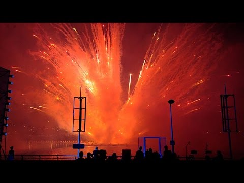 El artista chino Cai Guo-Qiang iluminó el cielo de La Boca