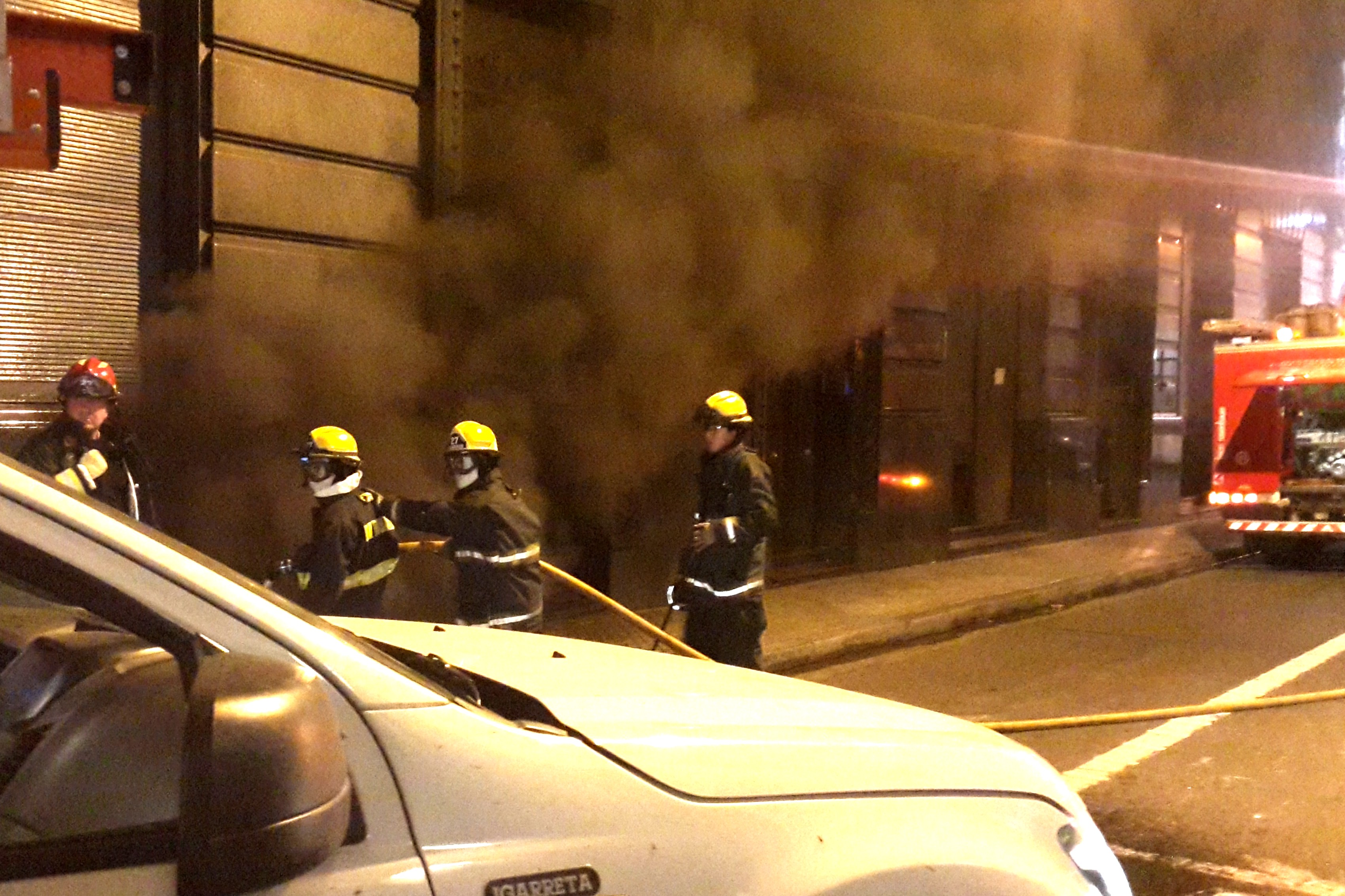 Explotó una caja de la EPE en pleno centro