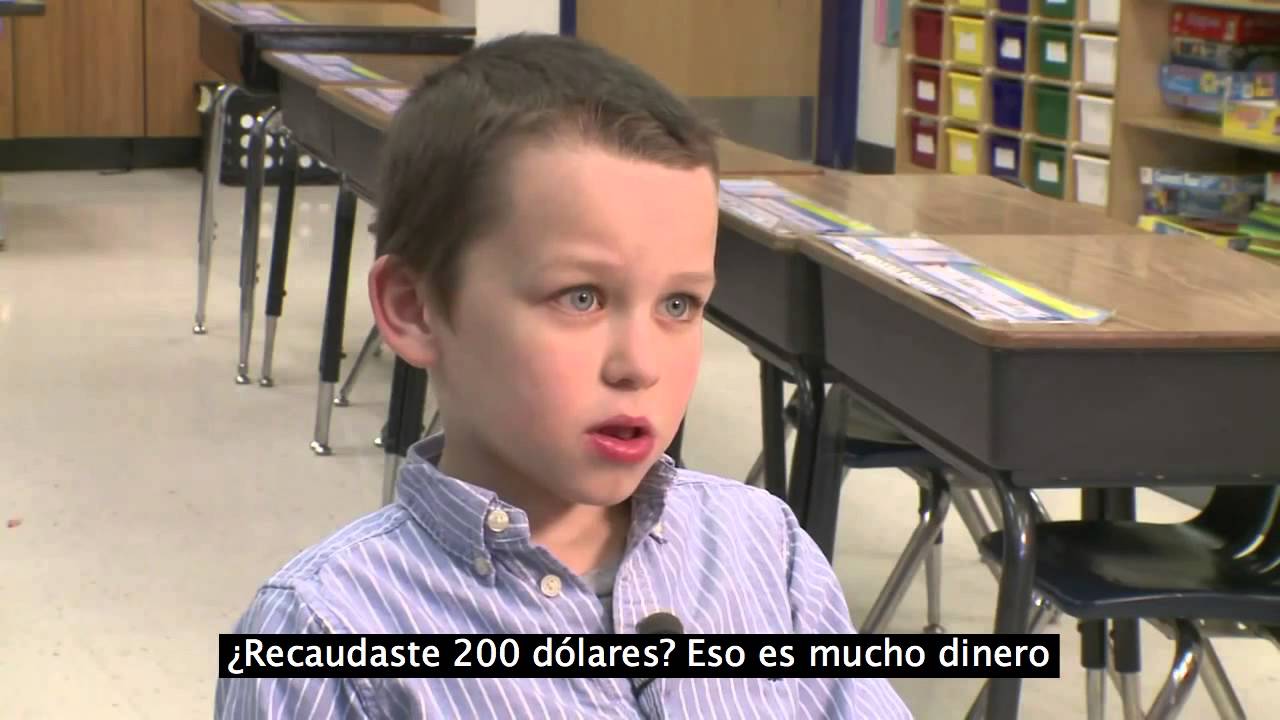 Un niño, estudiante de primaria rasura su cabeza. Conoce su historia.