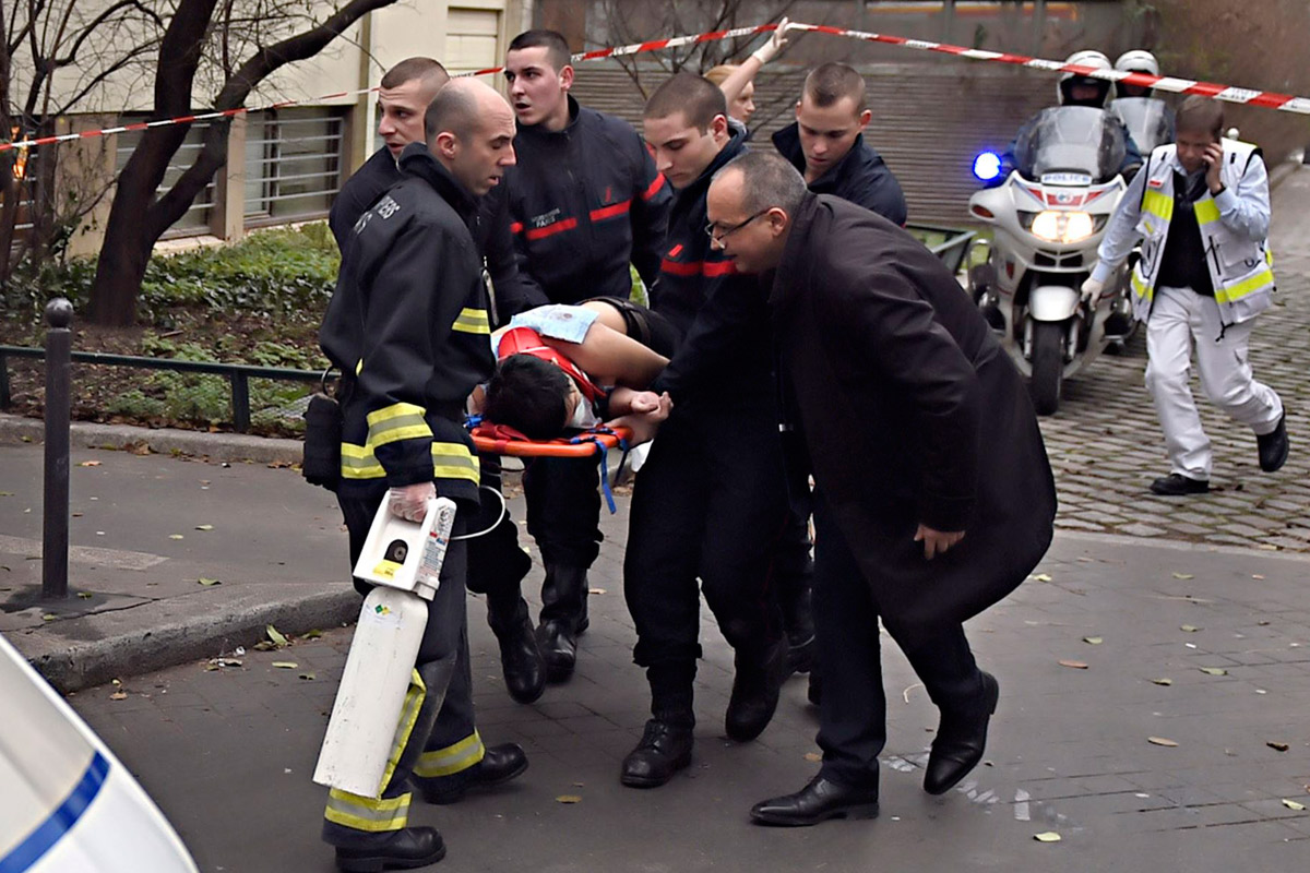Dolor y conmoción en París por el atentado a la revista
