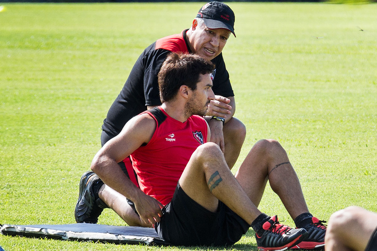 Scocco entrenó con normalidad y podría estar el sábado