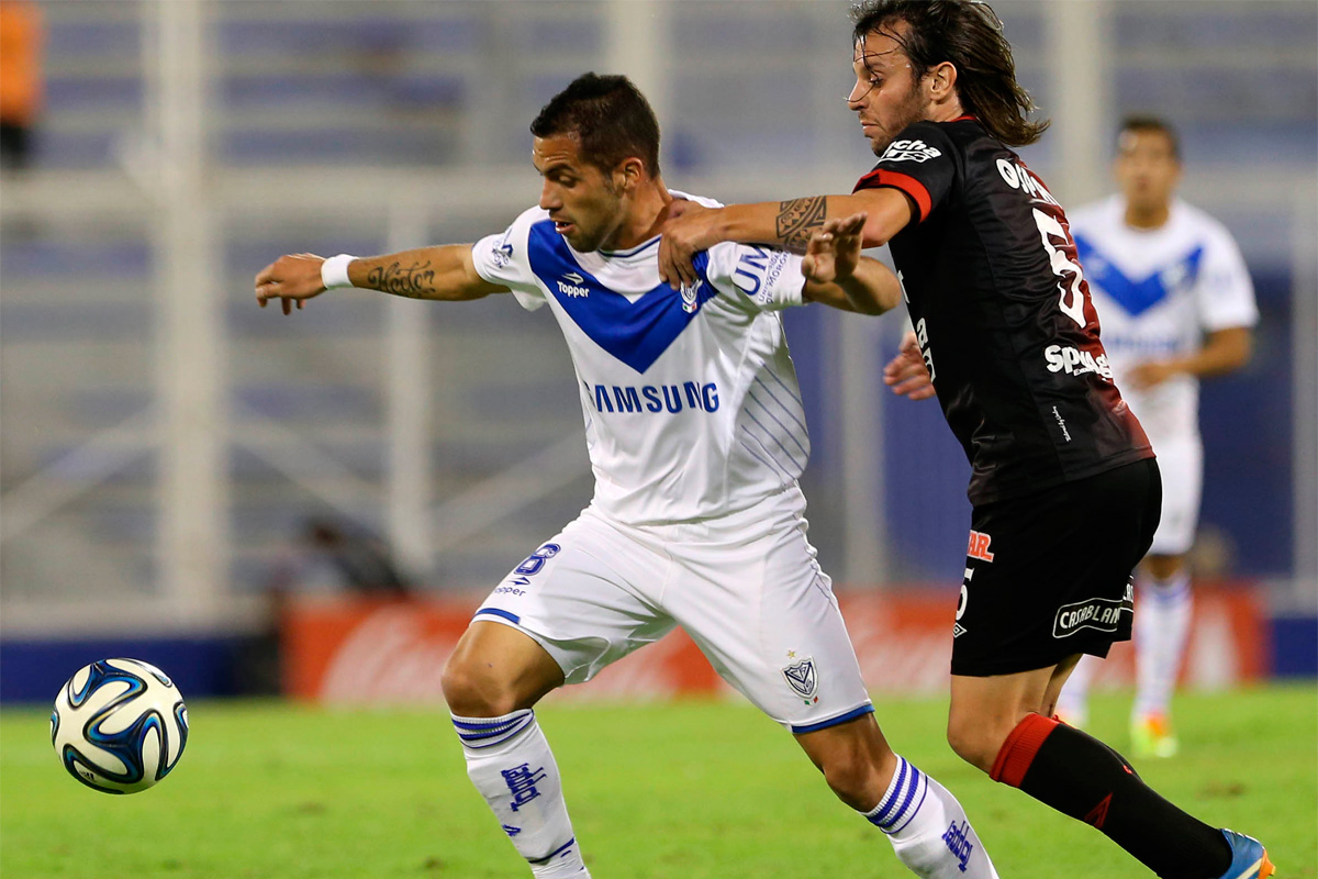 Vélez-Aldosivi, puntapié inicial