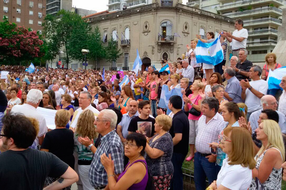 18F: en el Monumento también homenajearon a Nisman