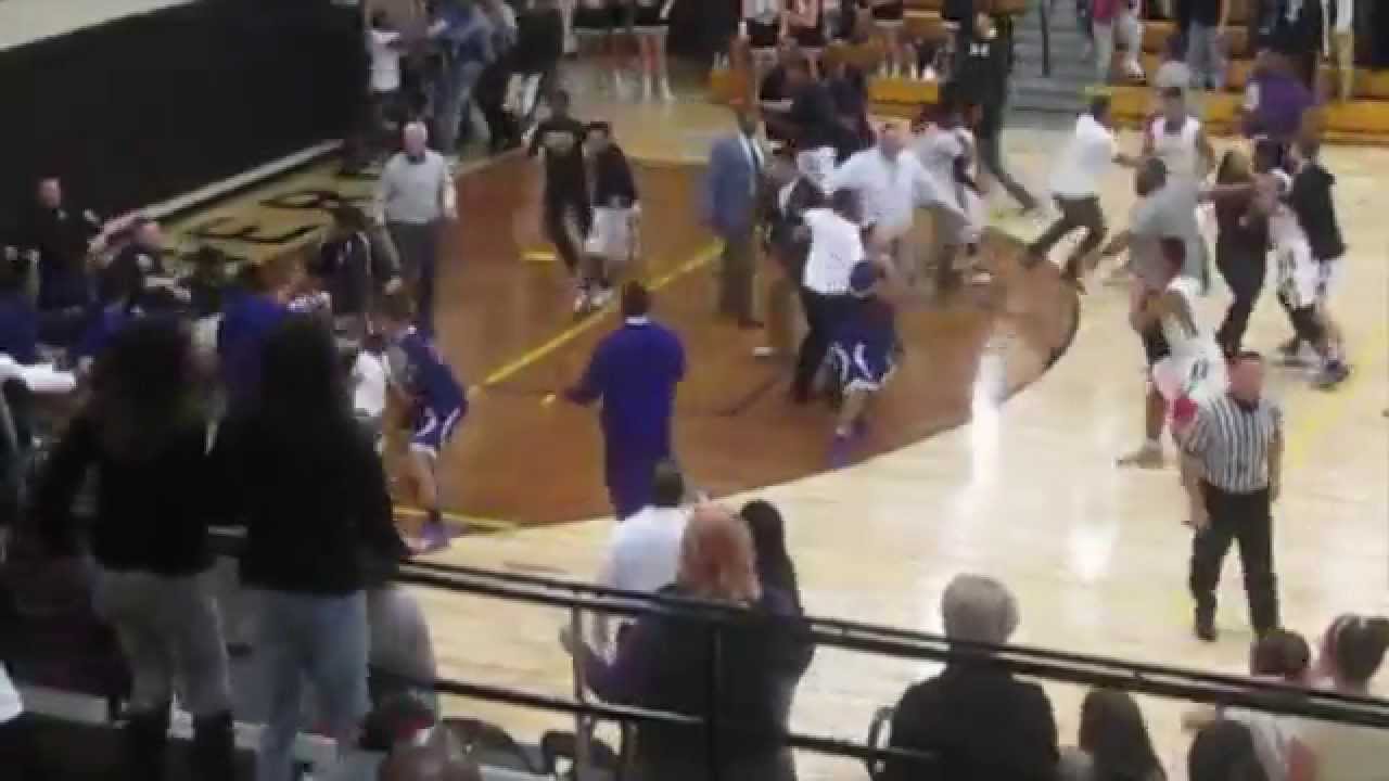 Mirá la tremenda falta a un basketbolista