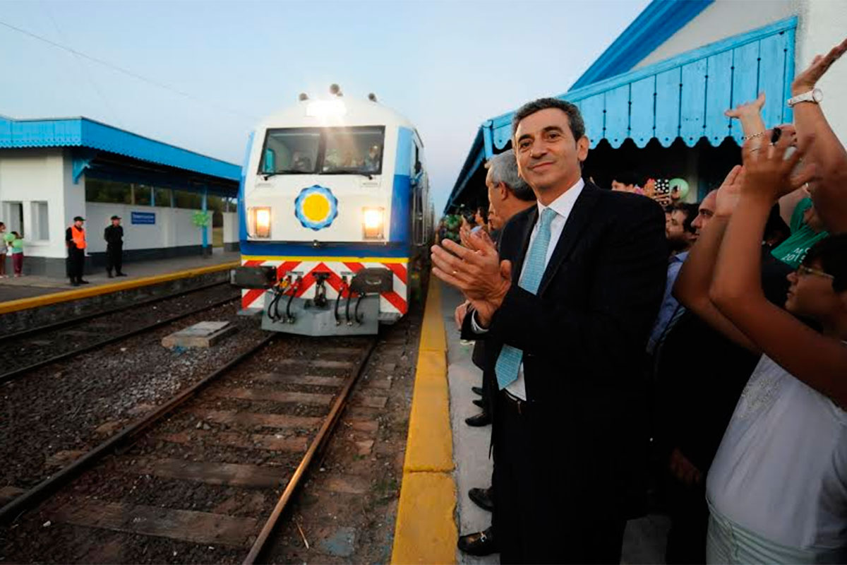 Randazzo en el nuevo tren que une Capital con Rufino