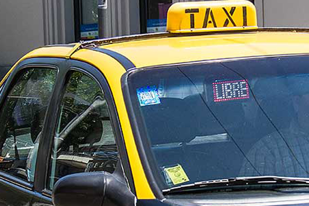 Detuvieron a taxista ebrio tras denuncia del pasajero