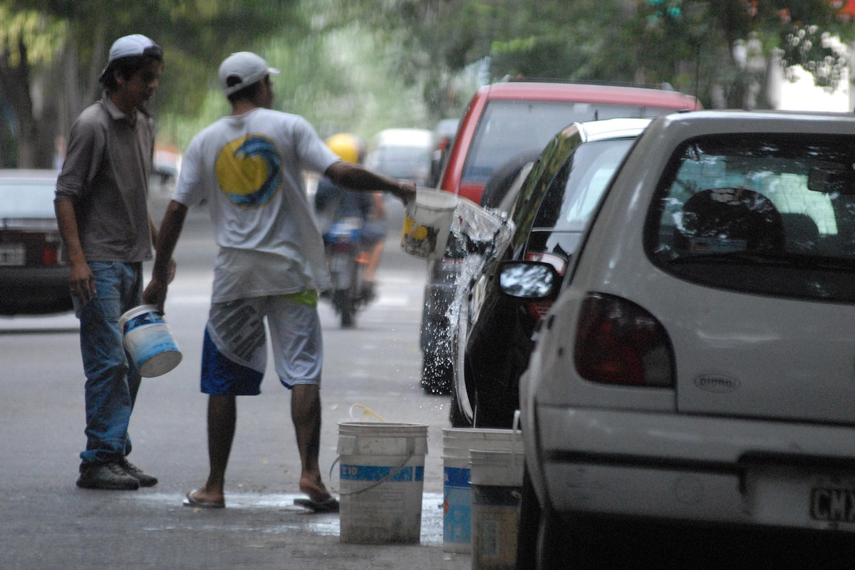Policía y Gum es la respuesta del municipio a los «trapitos»