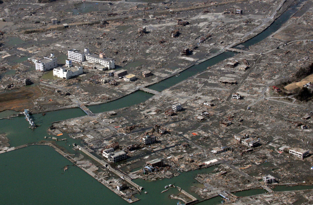 Sismo y pequeño tsunami provocó gran susto en Japón