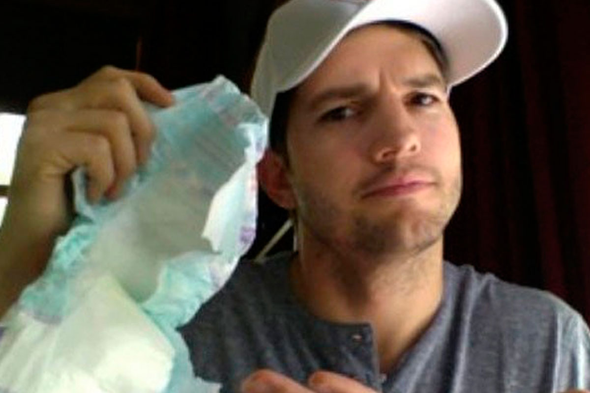 Kutcher quiere cambiadores de bebés en baños masculinos