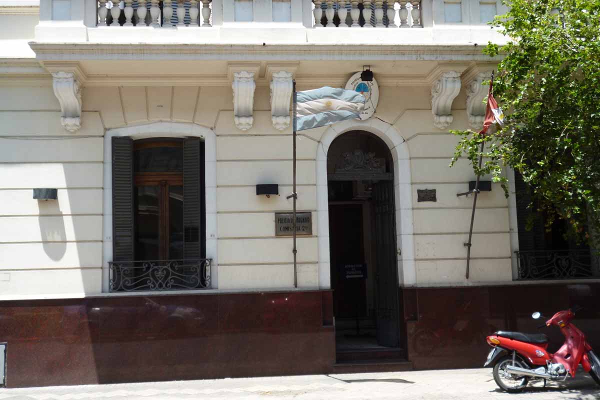 Policías frustraron el robo a una carnicería en el centro
