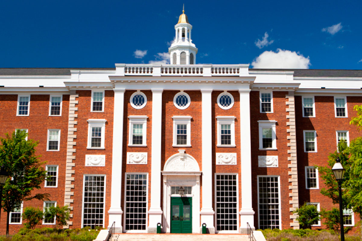 Harvard sigue líder en ránking de mejores universidades