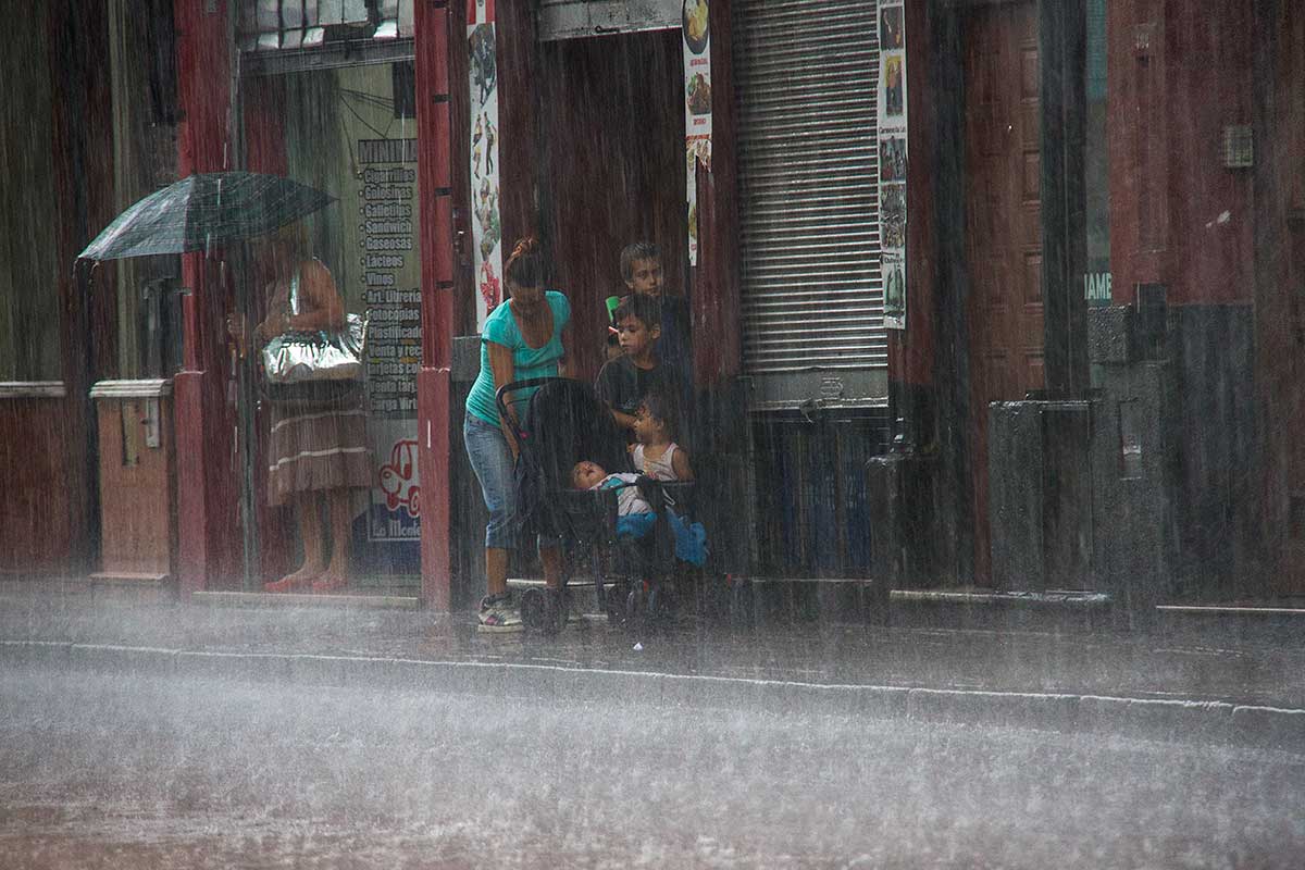 Rosario bajo alerta: llueve y baja la temperatura