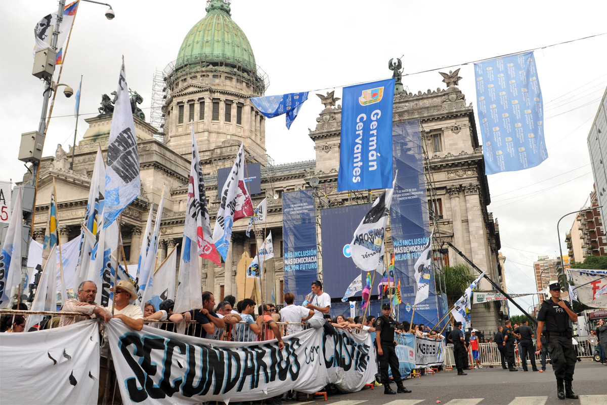 Unas 400 mil personas en la plaza de los dos congresos