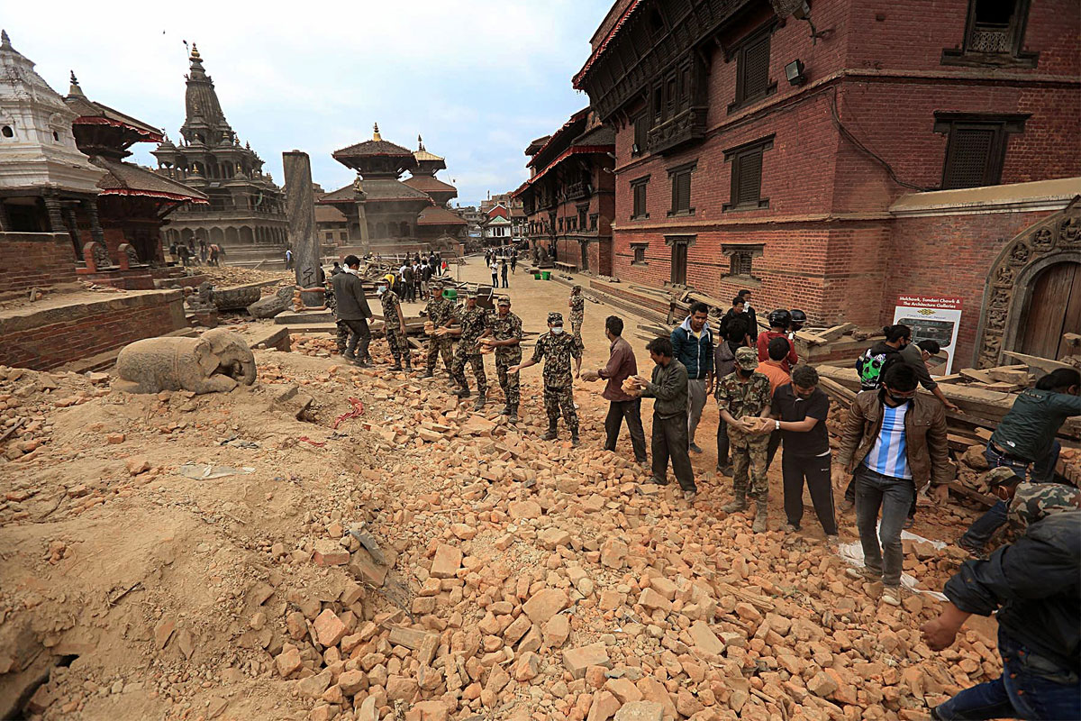 Asciende a 3.500 la cifra de muertos en Nepal