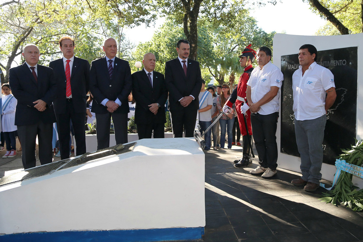 Bonfatti presidió el acto por Malvinas en Reconquista