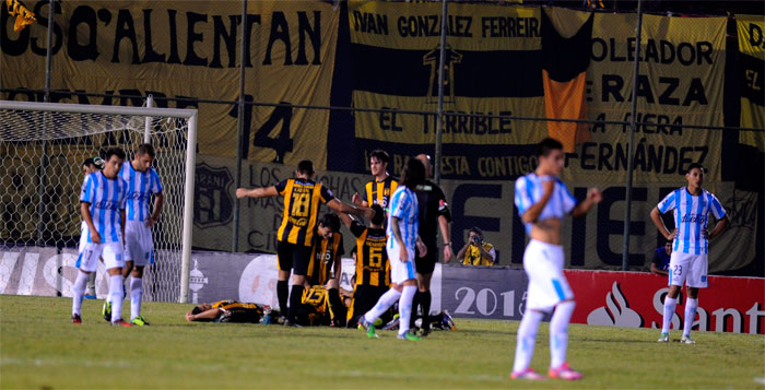 Racing perdió la primera chance de clasificar