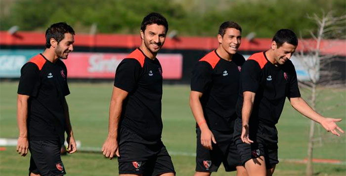 Doble 9: ¿se animará el Tolo a juntar a Scocco y Ponce?