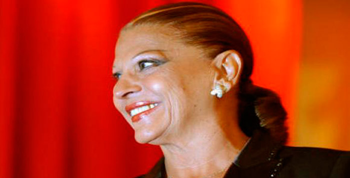 Carmen Flores festeja 50 años en el City Center