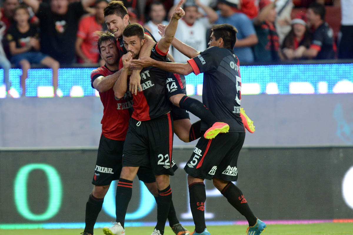 Colón logró su segunda victoria en el torneo