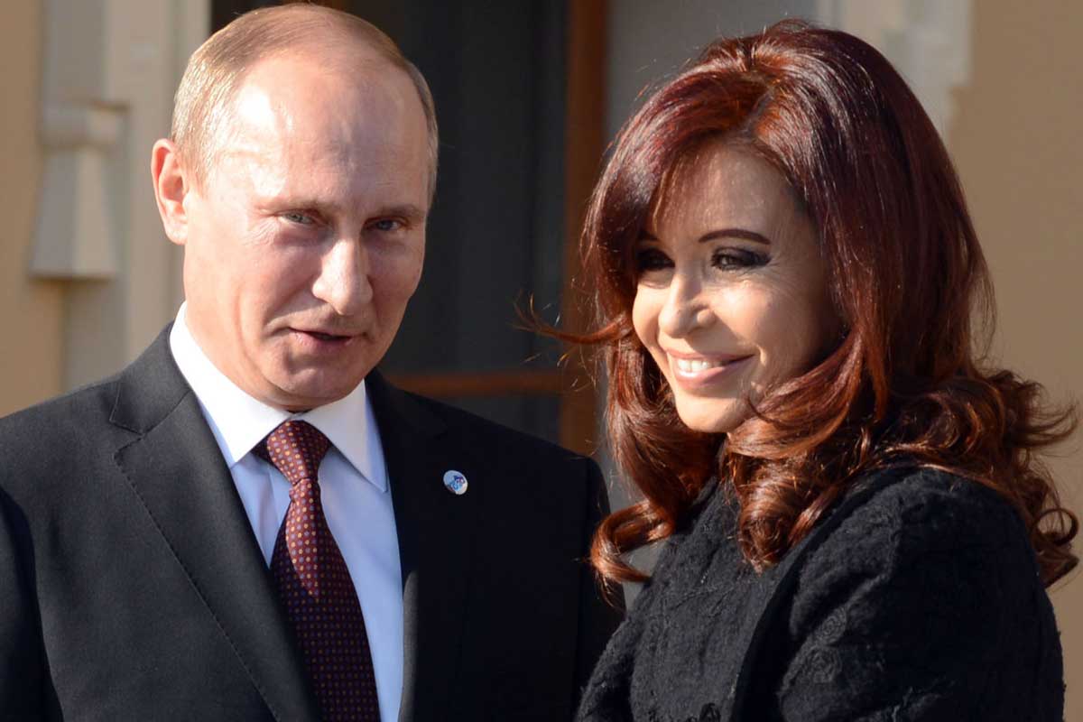 La presidenta dejó España y ya desembarcó en Rusia