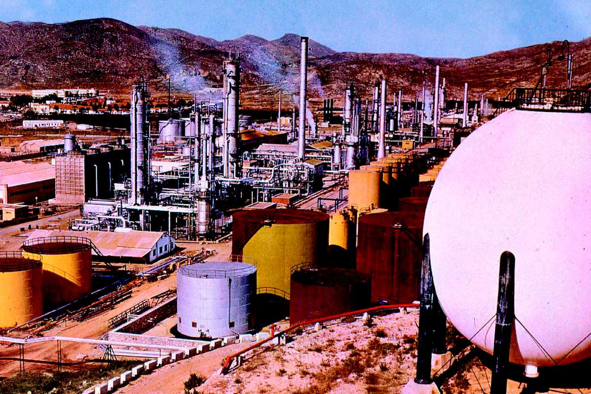 La actividad industrial bajó 2% respecto de 2014