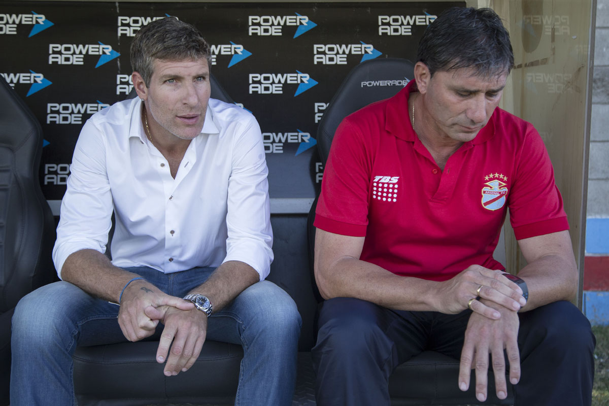 Palermo se fue de Arsenal después de despedirse del plantel