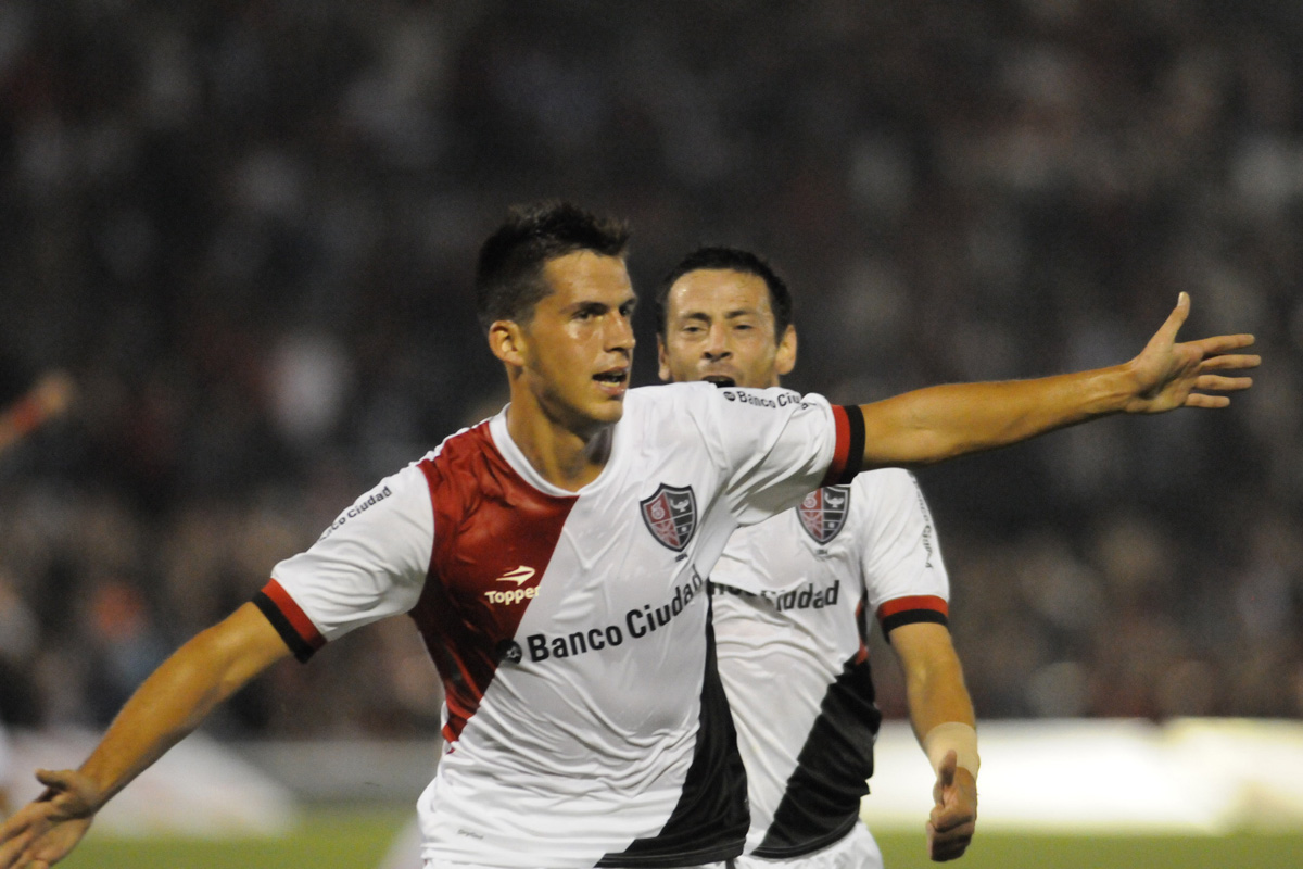 Newell’s venció a Godoy Cruz y Gallego consiguió algo de paz