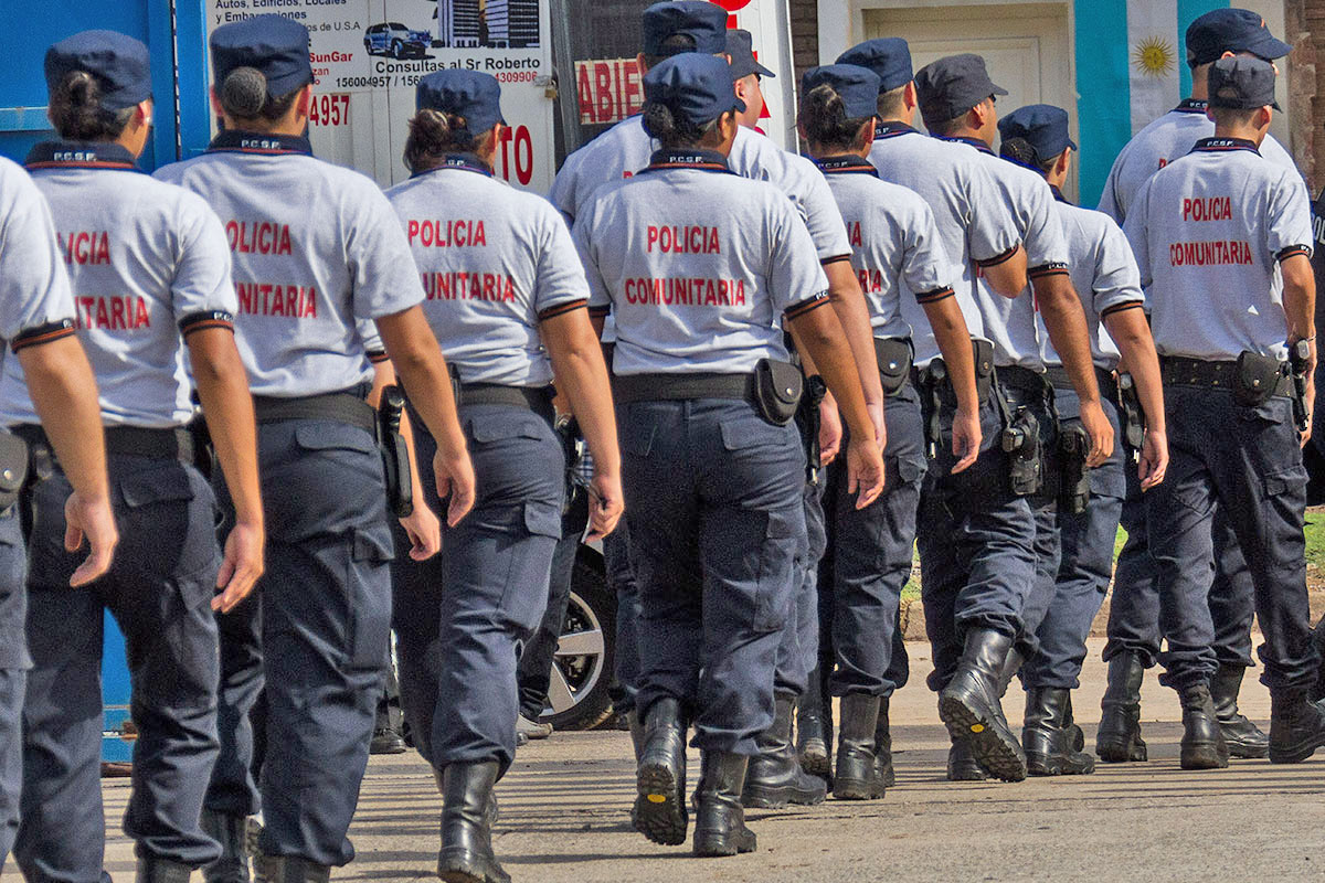 Salen a la calle 400 policías comunitarios en Rosario