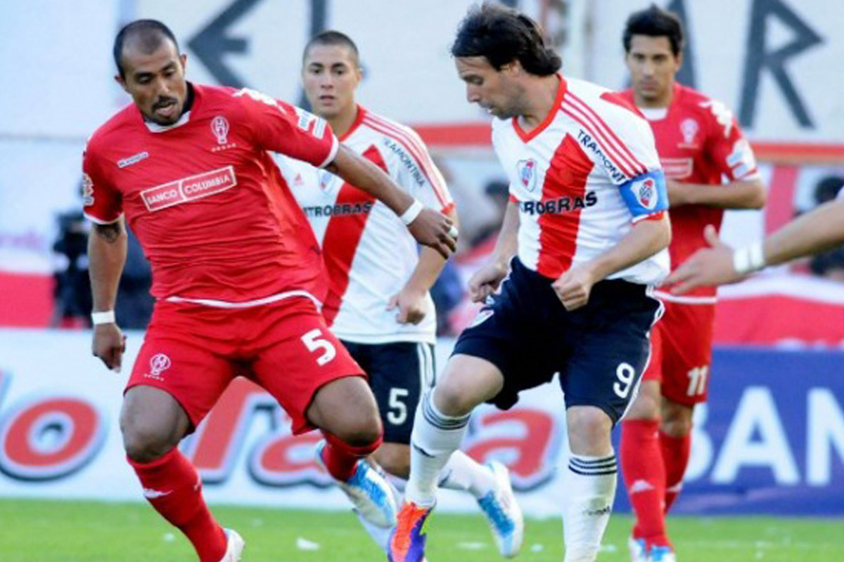 River va por otro título ante Huracán que se quiere recuperar