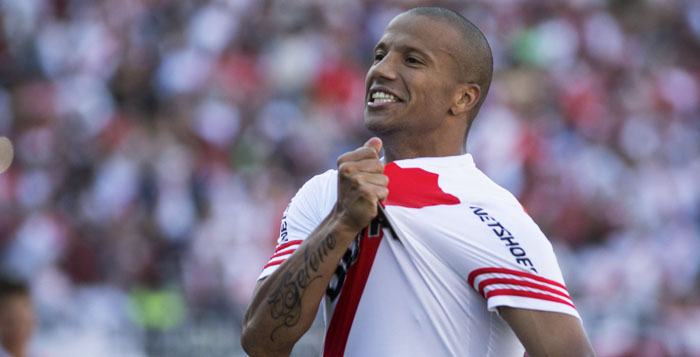 River le ganó a San Lorenzo y alcanzó la punta