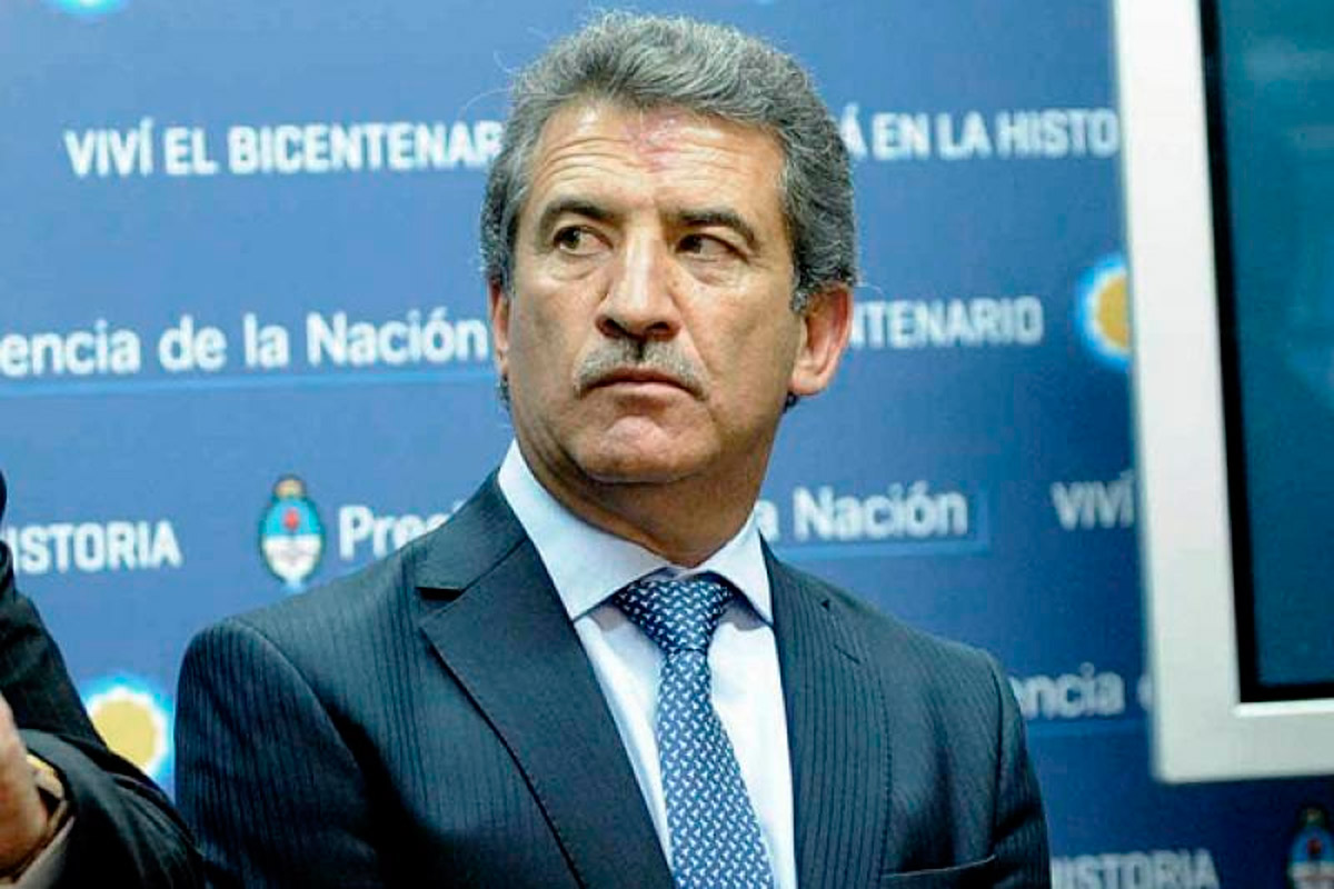 Urribarri se bajó de la carrera presidencial