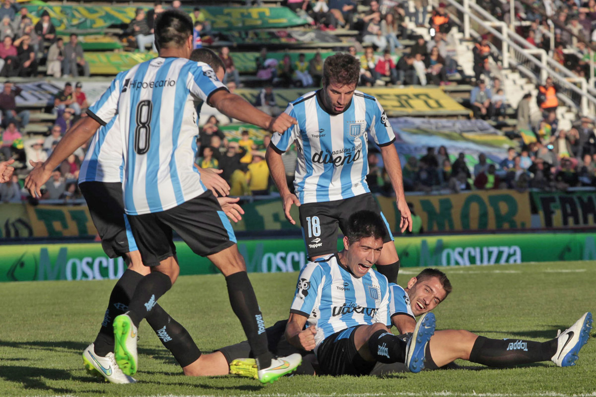 Racing le ganó a Aldosivi y quedó a 4 de la punta