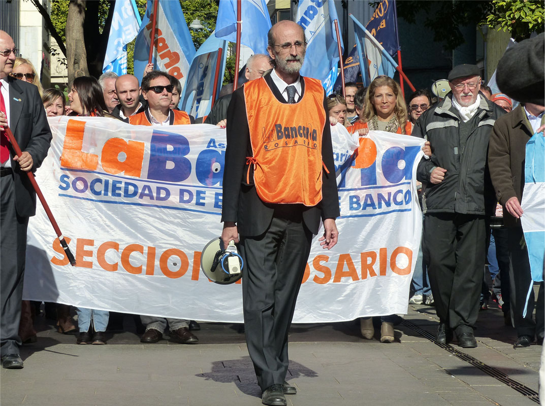 Segundo día de paro: bancarios marcharon por la peatonal