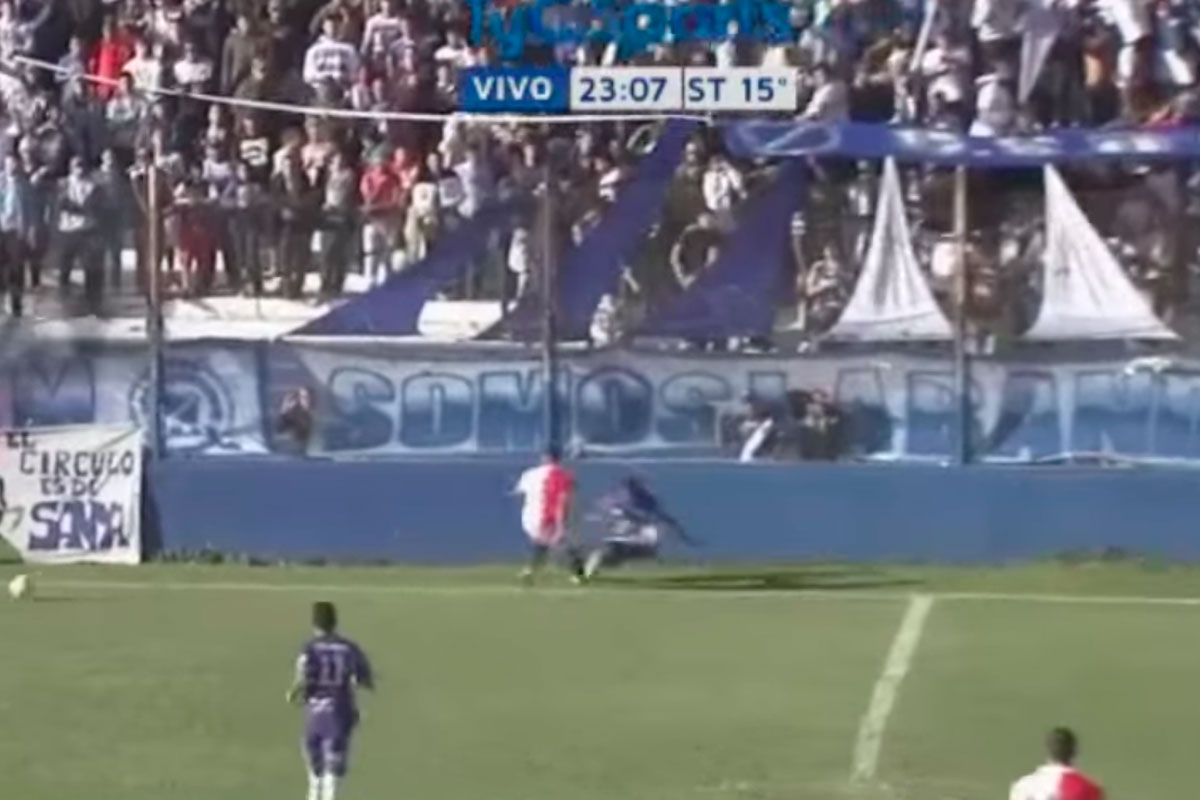 Preocupa la salud del jugador que chocó contra un paredón