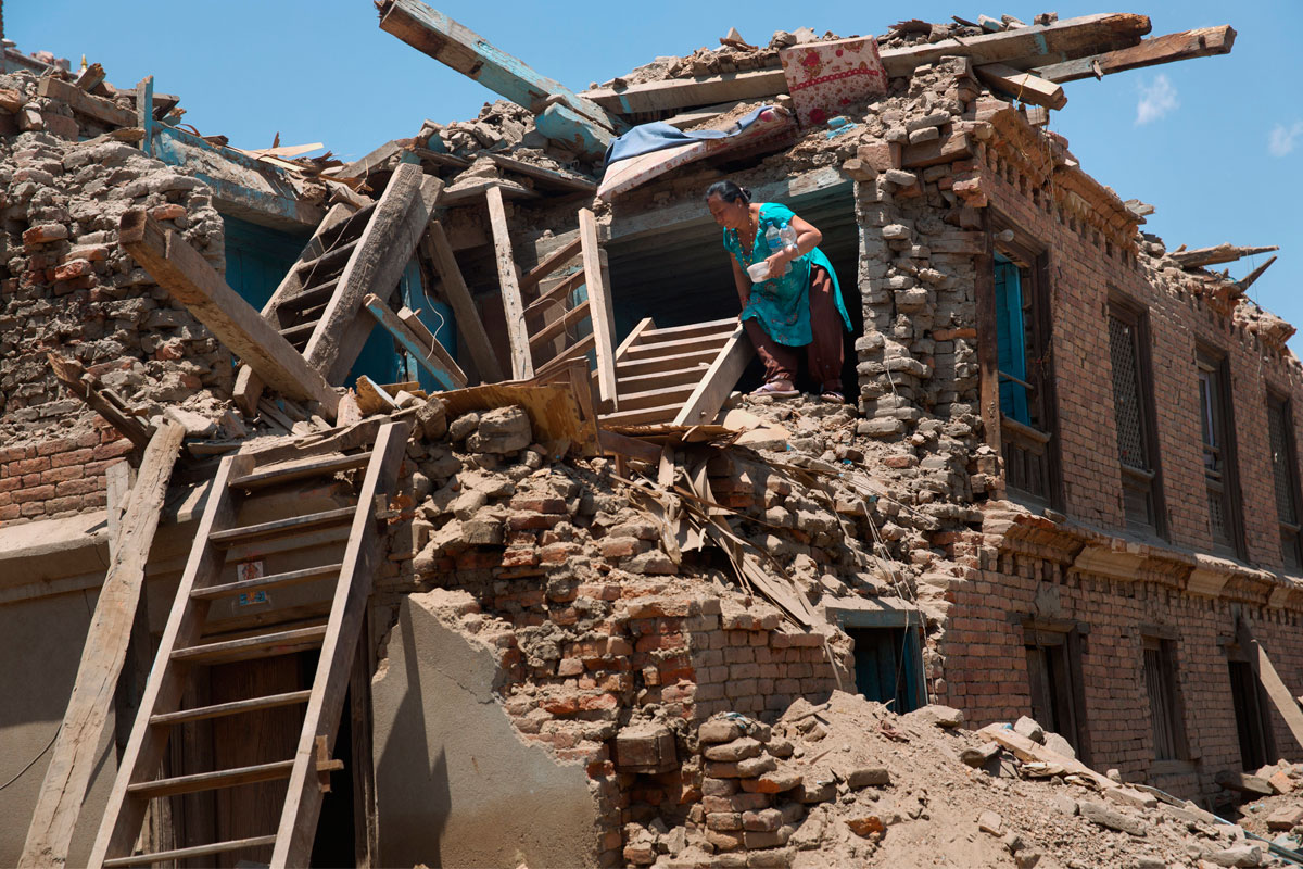 Siguen los rescates en Nepal aunque aumentan las víctimas