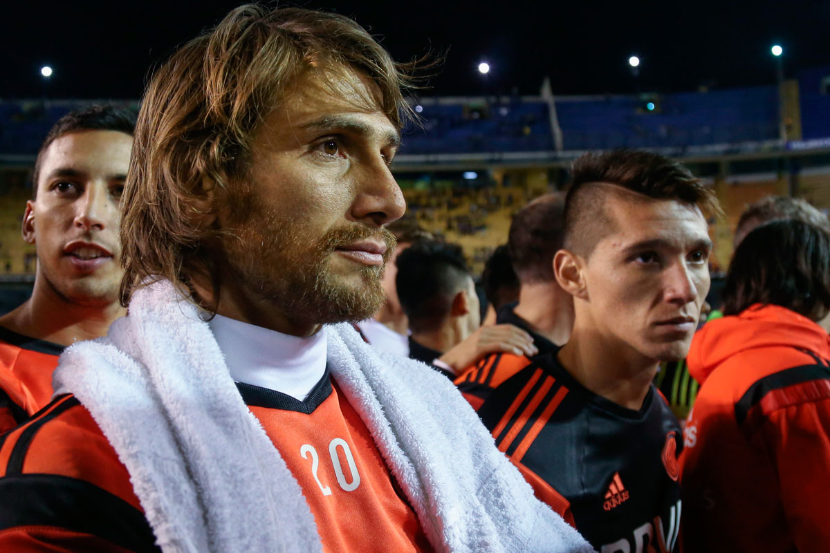 Cuatro futbolistas de River en observación médica